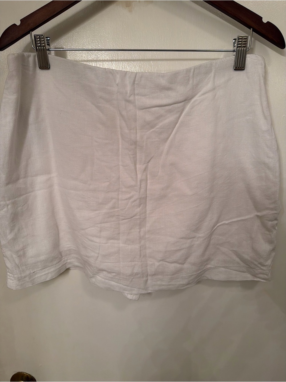 Abercrombie & Fitch White Linen-Blend Mini Skort